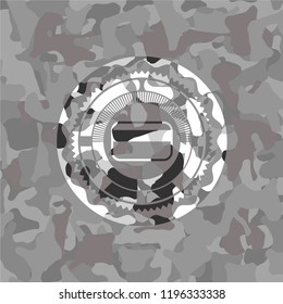 credit card icon inside grey camo emblem