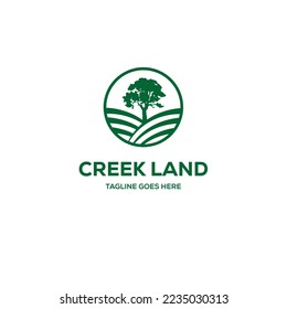 Logo de Creek Land - El diseño de los logotipos de paisajes al aire libre, salvajes y arroyos se puede usar para el inmueble o la excursión, para divertirse o para una granja. Logo de la naturaleza