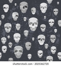 Espinoso patrón sin foco con Skulls de escala de grises y texturas en el fondo oscuro. Arena y deja texturas en el fondo. Patrón sin foco para Halloween, diseños de estilo gótico, etc.