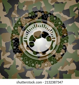 icono de croissant sobre el patrón de camo. 