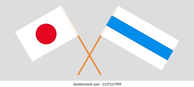 Überkreuzte Anti-Krieg-weißblaue Flagge der russischen Opposition und Flagge von Japan