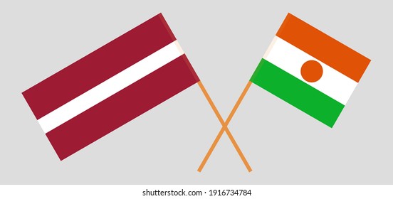 Banderas cruzadas de Letonia y Níger