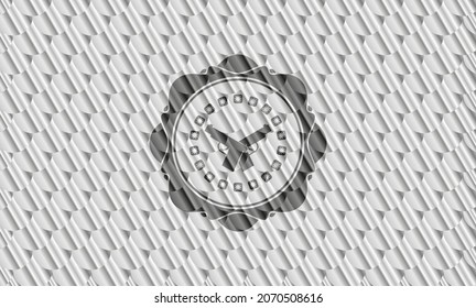 Icono de pistolas cruzadas dentro del emblema o placa de plata. Patrón de escalas. Ilustración vectorial. Detallado. 