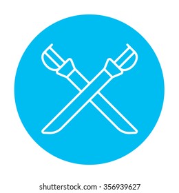 Icono de línea de sable cruzado para web, móvil e infografía. Icono de blanco vector en el círculo azul claro aislado en fondo blanco.