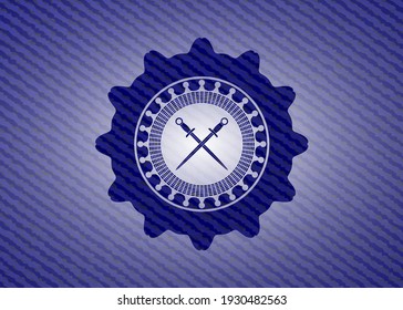 icono de espadas cruzadas dentro del fondo del denim. 