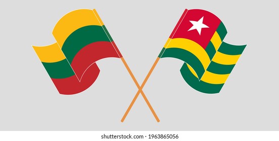 Banderas cruzadas y ondeando banderas de Lituania y Togo
