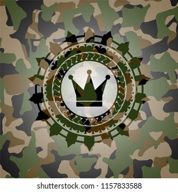 crown icon inside camo texture
