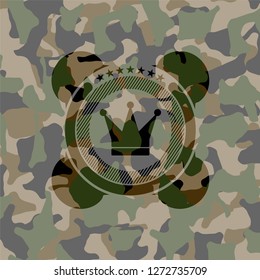 crown icon inside camouflage texture