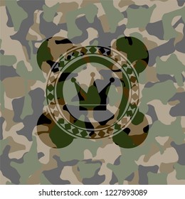 crown icon on camo pattern