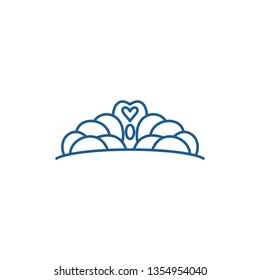 Crown line icon concept. Crown flat  vector symbol, sign, outline illustration.