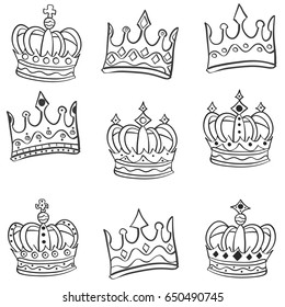 Crowns hand draw of set doodles
