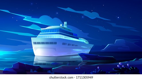 Crucero en el océano por la noche. Barco moderno, velero de lujo con ojos de buey brillantes amarrado en el puerto marítimo en tierra tropical. Buque de pasajeros en la superficie de agua oscura en verano, ilustración vectorial de caricatura