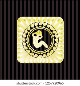 crunch icon inside gold emblem