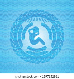 crunch icon inside light blue water badge background.