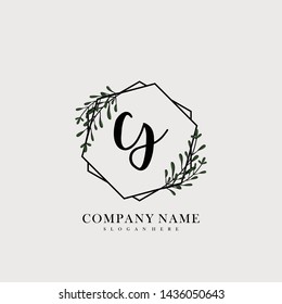 CS Initial beauty floral logo template