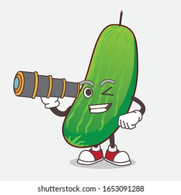 Gurken-Cartoon-Maskottchen-Figur mit monokulärer