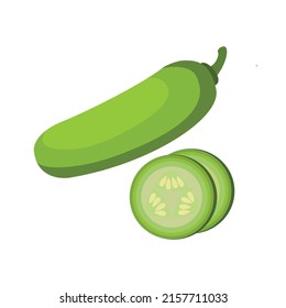 El pepino medio curvo y rebanado.