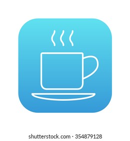 Icono de la copa de línea de bebidas calientes para web, móviles e infografías. Icono de blanco vector en el cuadrado de gradiente azul con esquinas redondeadas aisladas en fondo blanco.