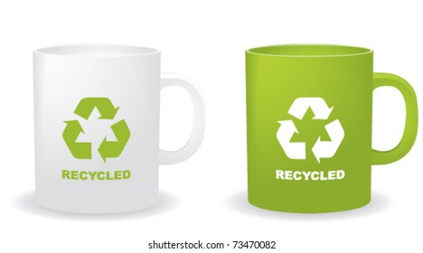 Cups mit Recycling-Symbol
