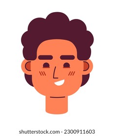 Hombre de cabello rizado sonriendo cabeza de carácter vector semiplana. Joven caucásico y agradable. Icono de avatar de caricatura editable. Enfrentar la emoción. Ilustración de puntos coloridos para diseño gráfico web, animación