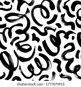 Curly waves hand drawn seamless pattern. Ink brush grunge vector texture. Black wavy lines on white background. Paint brushstrokes freehand drawing. Abstract wrapping paper, textile monochrome design.