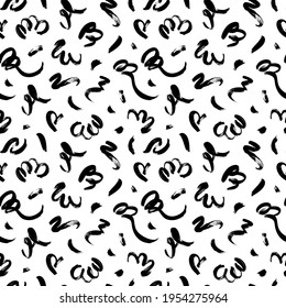 Curly waves hand drawn seamless pattern. Ink brush grunge vector texture. Black wavy lines on white background. Paint brushstrokes freehand drawing. Abstract wrapping paper, textile monochrome design
