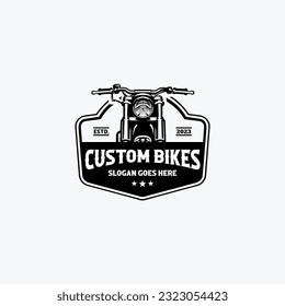 Diseño de vectores con logotipo de emblema de motocicleta clásico personalizado aislado en fondo blanco. Lo mejor para el garaje para motocicletas y el logotipo mecánico