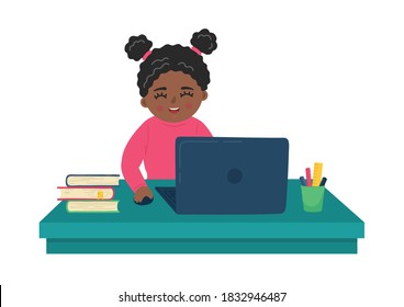 Muchacha africana educada estudiando usando laptop. Educación a distancia en línea. Seminario web educativo, tecnología de aprendizaje en línea.
