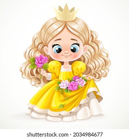 Princesa pequeña linda con el pelo largo ondulado rubio vestido amarillo con rosas rosas rosas rosas rosas aisladas en un fondo blanco