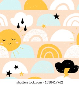 Nahtlose Muster für ein schlankes Baby mit Sonne, Regenbogen, Stern und Wolke. Vektorkindischer Hintergrund im skandinavischen Stil. Vektorgrafik für Druck, Design, Stoff.