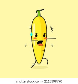 lindo personaje bananero con expresión de miedo y fuga. verde y amarillo. adecuado para emoticono, logotipo, mascota o etiqueta adhesiva