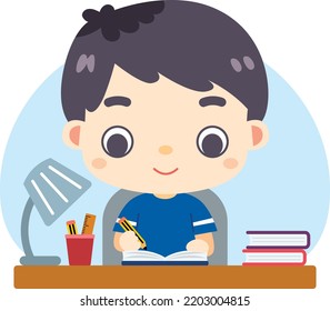 Muchacho educado estudiando frente a la mesa
