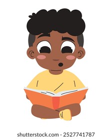 Niño lindo que lee un libro aislado