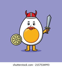 Personaje de caricatura lindo Huevo cocido viéndose pirata con sombrero y sosteniendo espada y escudo