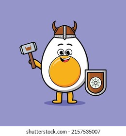 Cute Cartoon-Charakter Gekochtes Ei-Seeräuberchen mit Hut und Hammer und Schild halten