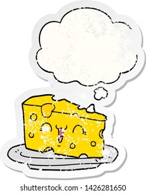 lindo queso de dibujos animados con burbuja de pensamiento como pegatina gastada angustiada