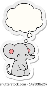 tierno elefante de dibujos animados con burbuja de pensamiento como pegatina impresa