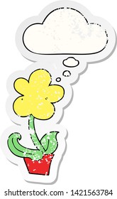 flor de dibujos animados adorable con burbuja de pensamiento como pegatina gastada angustiada