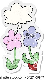 flor de dibujos animados adorable con burbuja de pensamiento como pegatina gastada angustiada