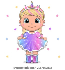 Muchacha de dibujos animados con la cabeza de banda unicornio y vestido de arco iris. Ilustración vectorial aislada en fondo blanco con estrellas coloridas.