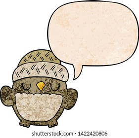 lindo búho de dibujos animados en sombrero con burbuja de habla en estilo de textura retro