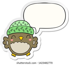 búho de dibujos animados lindo en el sombrero con pegatina de burbujas de voz