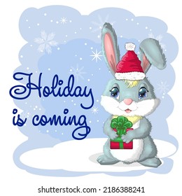 Un bonito conejo de dibujos animados con un sombrero de Santa sobre un fondo de nieve. Invierno 2023, Navidad y Año Nuevo.