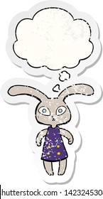 lindo conejo de dibujos animados con burbuja mental como pegatina gastada angustiada