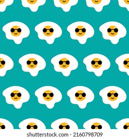 Caracteres de huevos fritos estilo caricatura en gafas de sol vectores fondo de patrón sin fisuras para el diseño del desayuno.