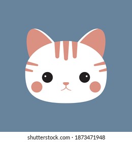 Cara de gato. Cabeza de gatito blanco aislada de fondo azul. 
Gracioso ícono plano animal. Gatito despojado con expresión seria. Ilustración vectorial de dibujos animados