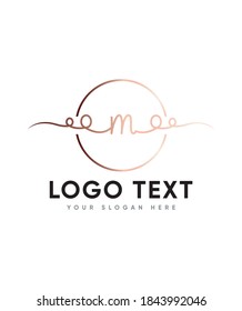 Una bonita y encantadora letra manuscrita tipo de plantilla de logotipo M, logotipo vector para la identidad empresarial y de la empresa 