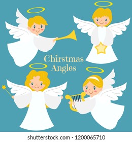 Ángulos lindos de las Navidades en el fondo azul.