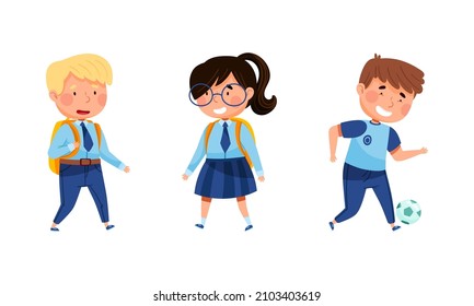 Estudiantes de primaria con uniforme. Dibujo vectorial animado de personajes de alumnos