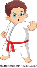 Una linda pose de karate para chico gordo